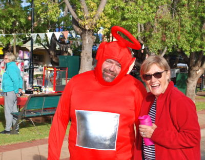 0394 Po TellyTubby and Di Barrie